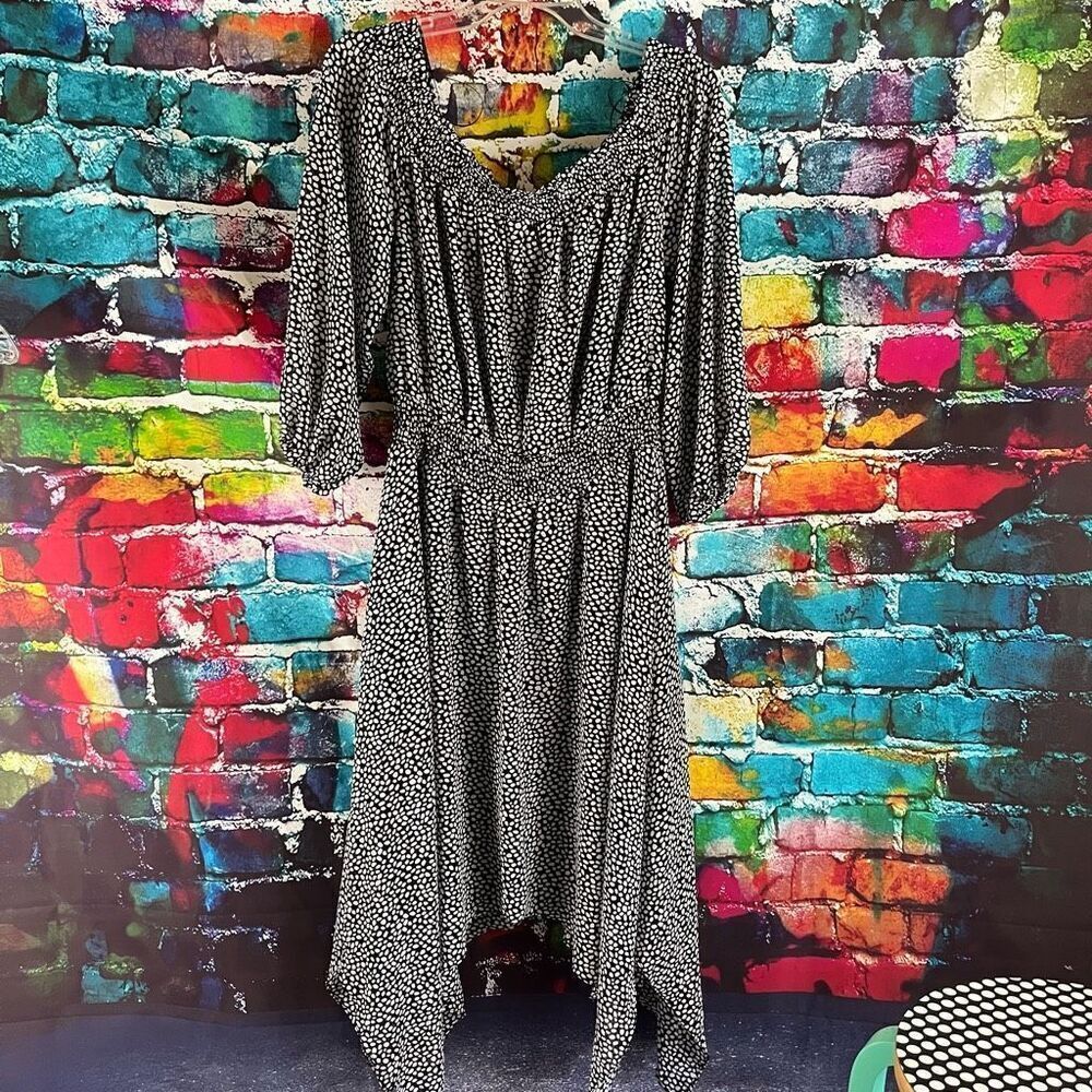 Chalres Henry Black White Smocked Waist Neckline Shark Bite Hem Dress Size XL